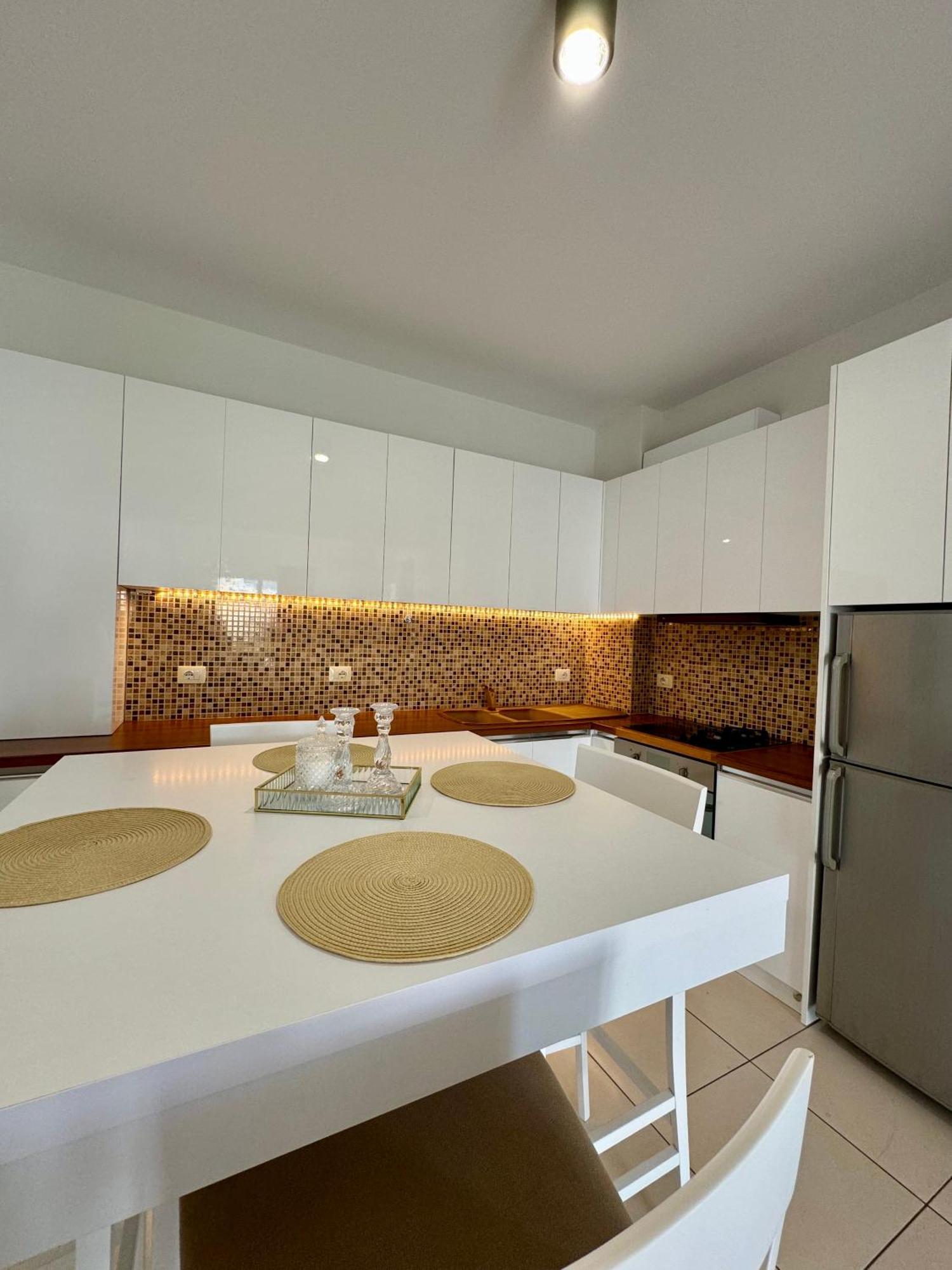 Belaire Luxury Apartment Sarande Exterior photo